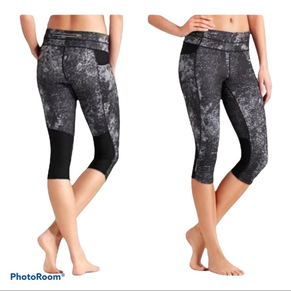 Athleta Splatter Be Free Knicker Capris size Small